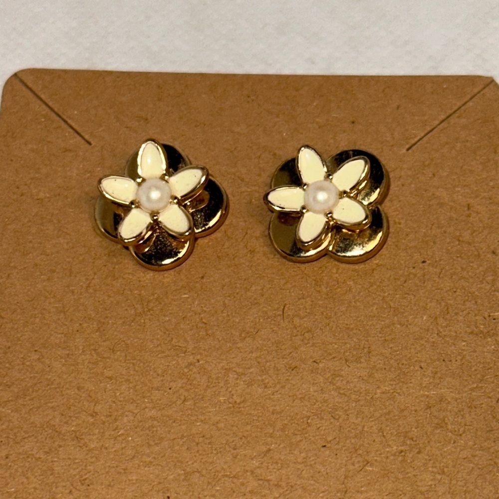 Kate Spade Gold & Cream Blossom Stud Earrings – One Size